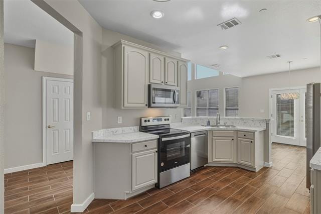 Building Photo - 936 Englewood Ln