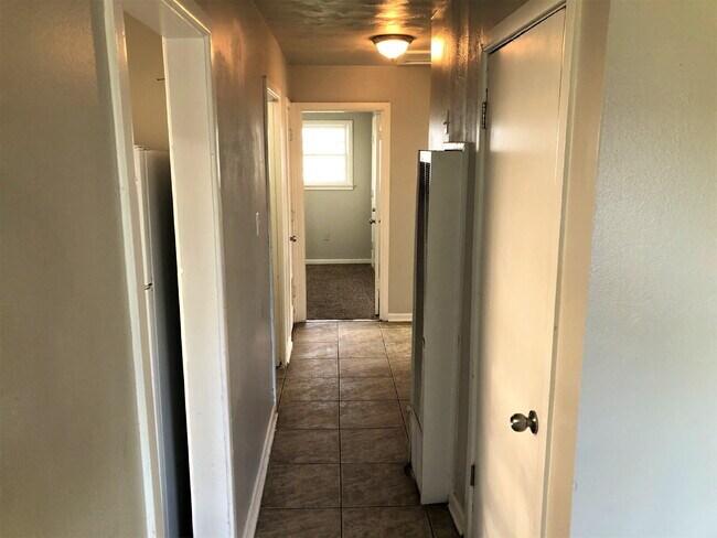 Foto del edificio - Adorable Home Located Down the Street from Alderson Elementary!