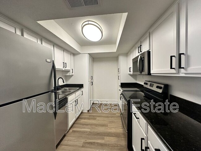 Foto del edificio - 3825 E Camelback Rd