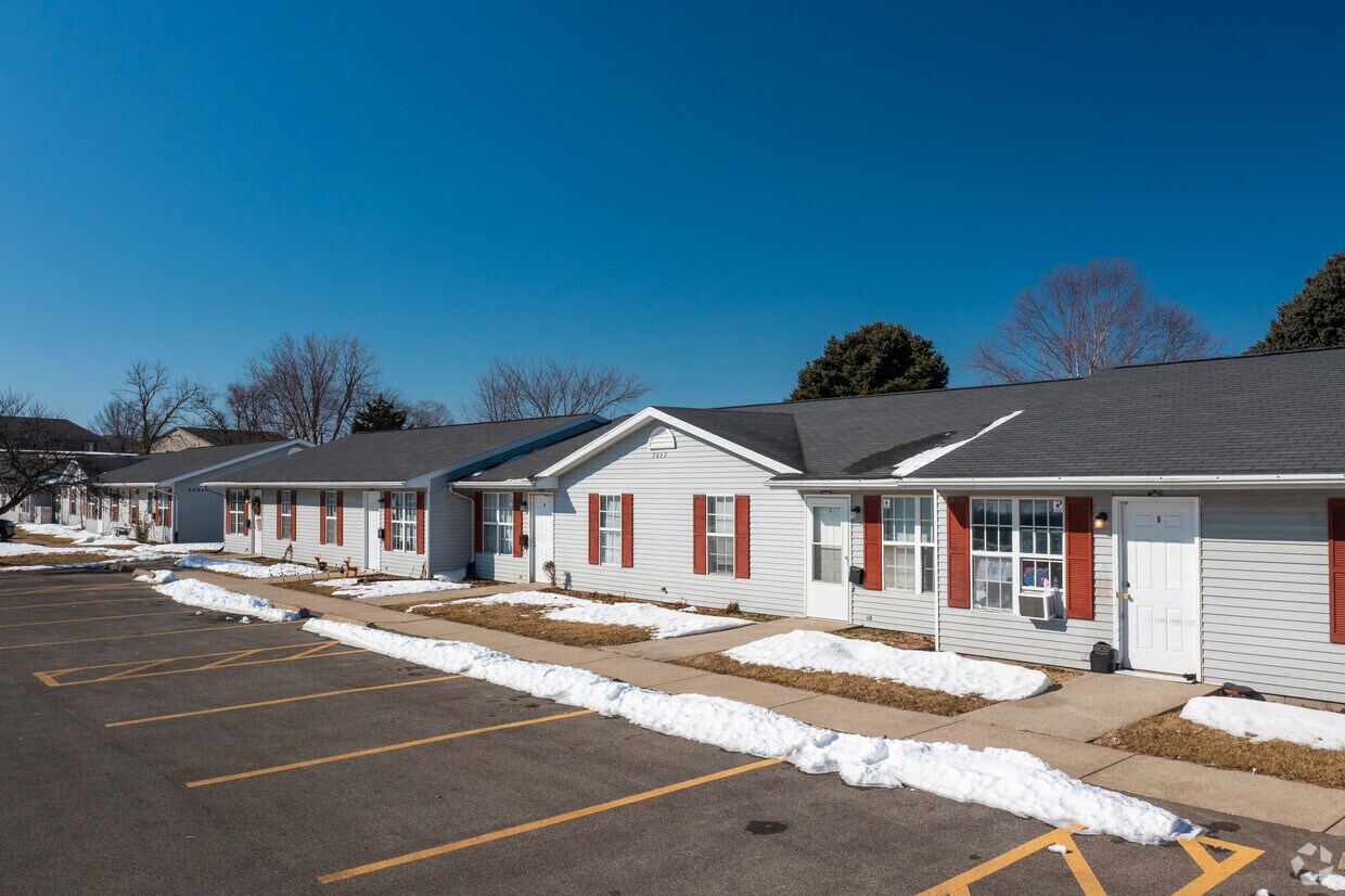 Primary Photo - Newbrook Apartments