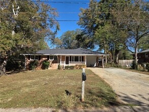 Building Photo - 948 Green Valley Rd SW