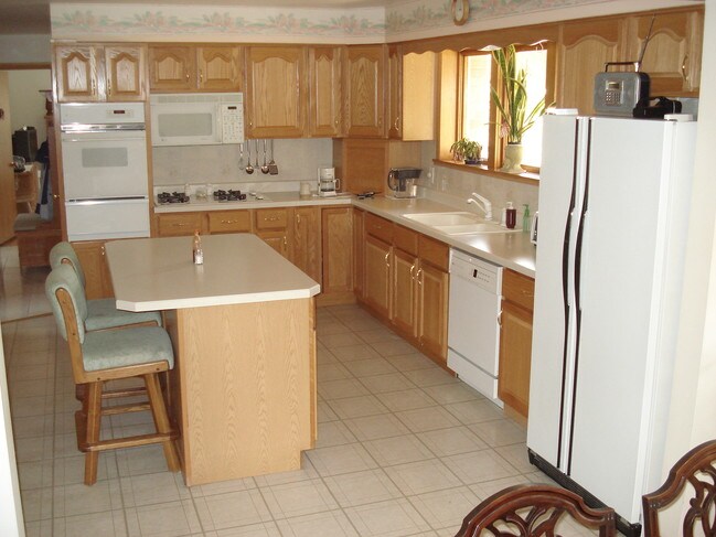 Interior - 10625 W Cermak Rd