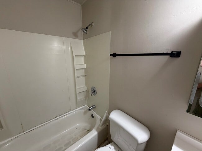Building Photo - 1612 Crestview-