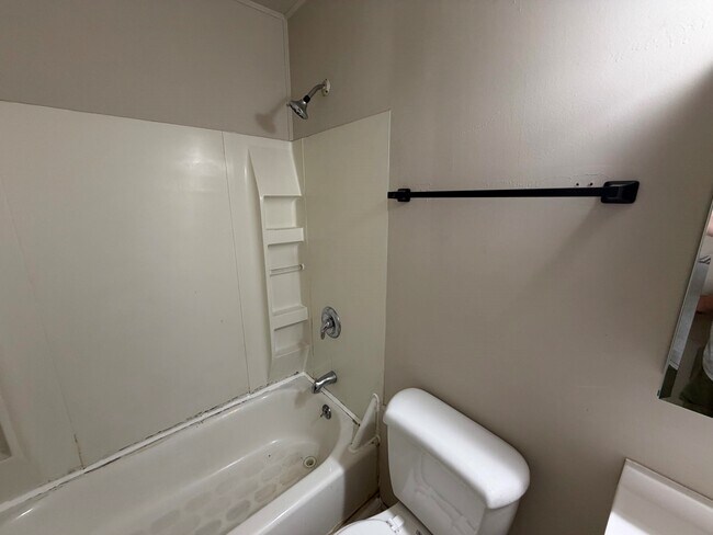 Foto del edificio - 1612 Crestview-