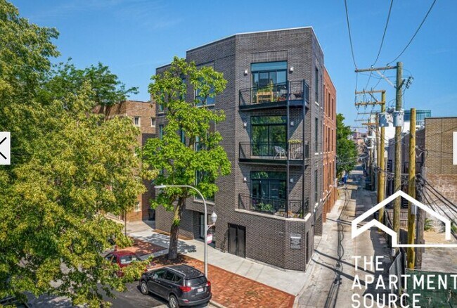 Photo - 1052 W Cornelia Ave Apartment