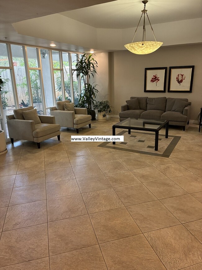 Building Photo - 11687 S Montana Ave