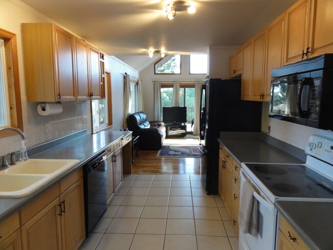 Building Photo - 4+ Bedroom, 3.25 Bath, 2312 Sq. Ft. Home o...