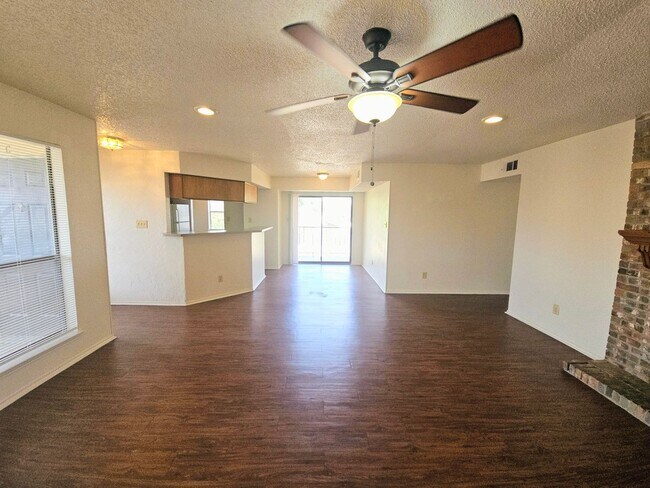 Foto del edificio - Nice Fourplex Unit in NRH - Birdville ISD