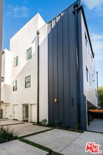 Building Photo - 5044 Laurel Canyon Blvd
