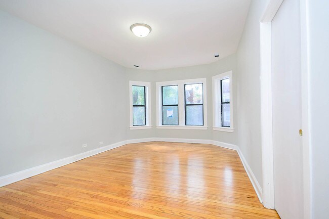 Foto del edificio - 3004 W Ainslie St