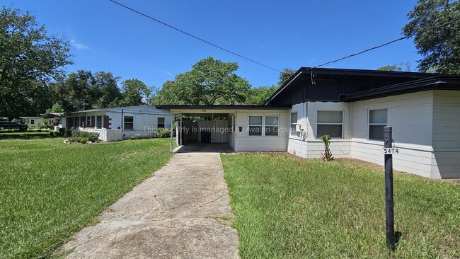 Building Photo - 5474 N River Rd