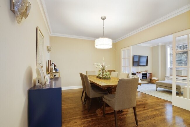 Foto del edificio - 3100 N Sheridan Rd