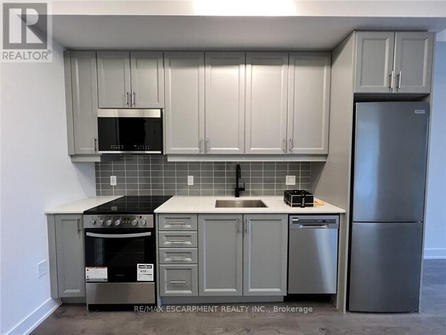 Photo du bâtiment - 2343 Khalsa Gate