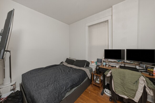 Foto del edificio - 3712 N Racine Ave