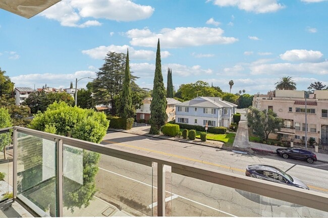 Interior Photo - 12905 Landale Street