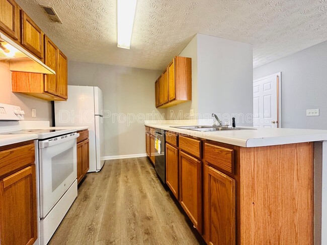 Building Photo - 5607 Strathmoor Manor Cir
