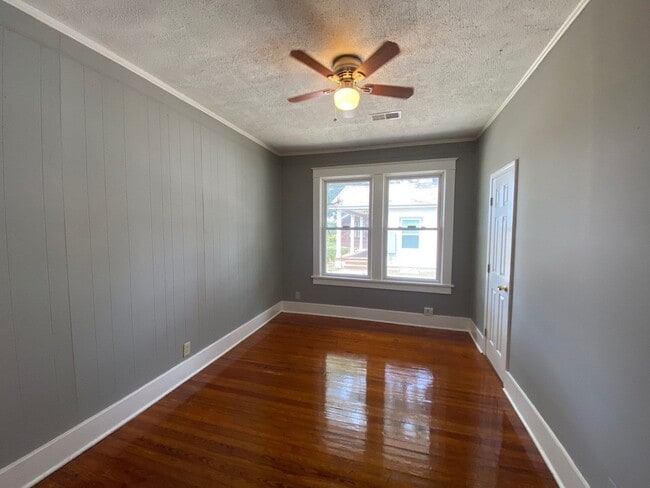 Building Photo - 2918 Southern Ave