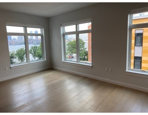 Building Photo - 133 Sumner St