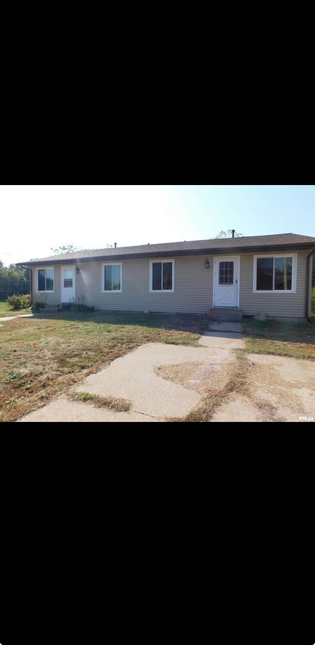 Building Photo - 737 9th St