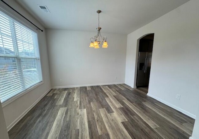 Building Photo - 566 Burnaby Ct