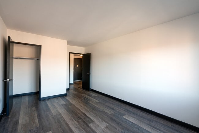 Interior Photo - MODA