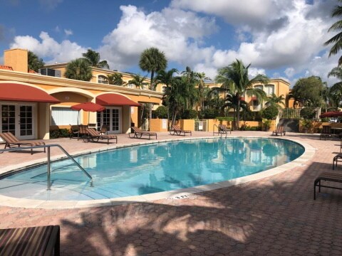 Foto del edificio - 17911 NW 68th Ave