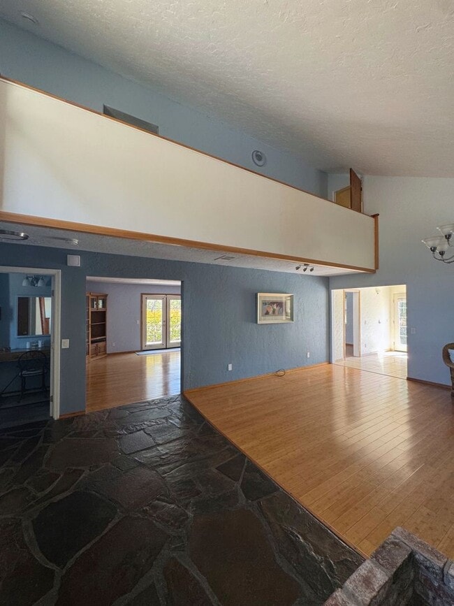 Building Photo - 21445 Wilcox Rd