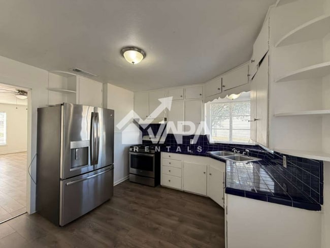 Foto del edificio - 602 Canton