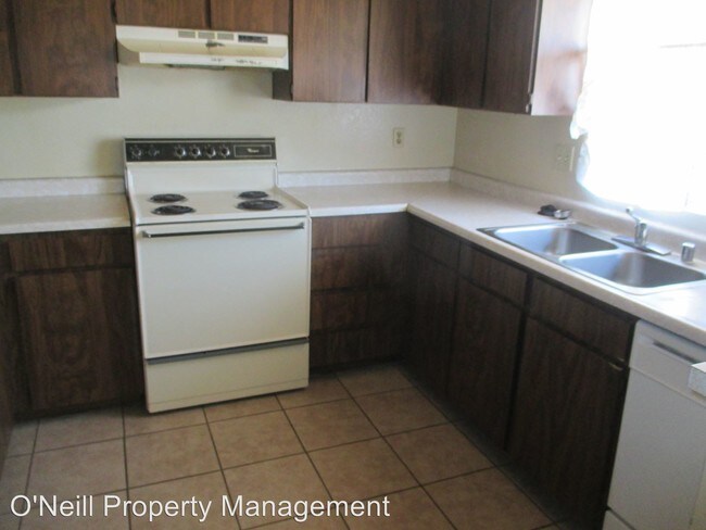 Building Photo - 3210 Del Rosa Ave