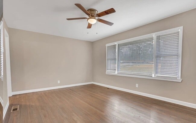 Foto del edificio - 4803 Glenwood Rd