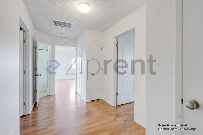 Building Photo - 966 Borden Villa Dr