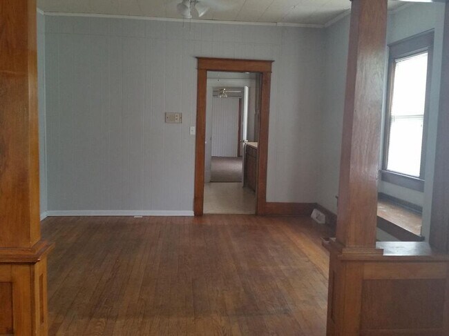 Foto del edificio - 412 E. Washington St.