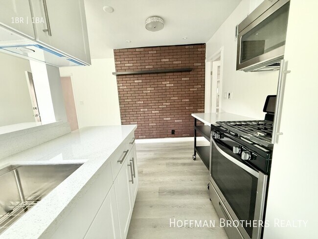 Foto del edificio - 1317 N June St