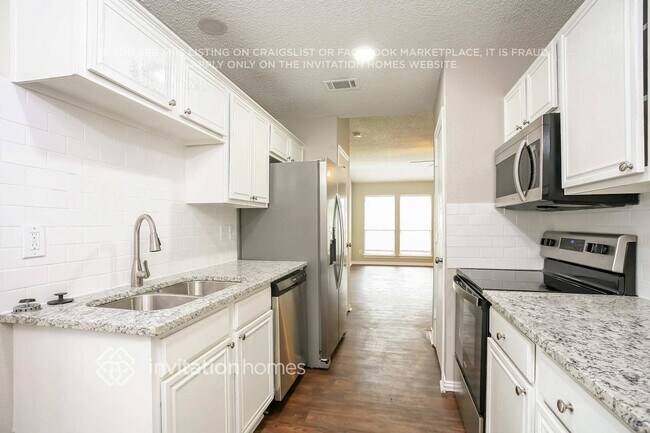 Foto del edificio - 1047 Waterview Dr