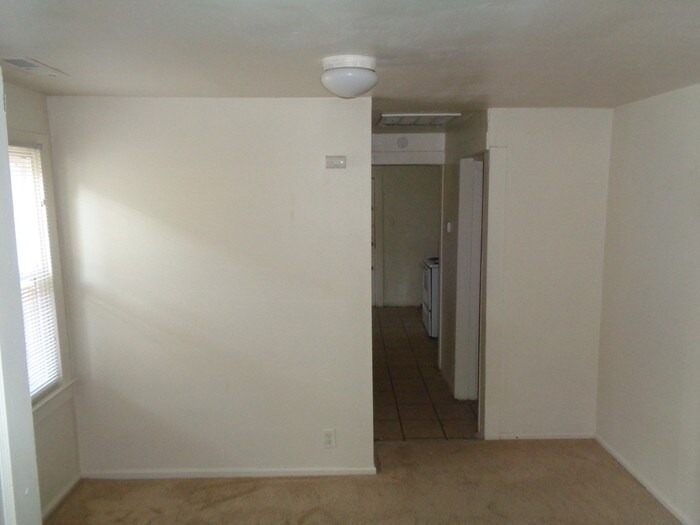 Building Photo - Duplex