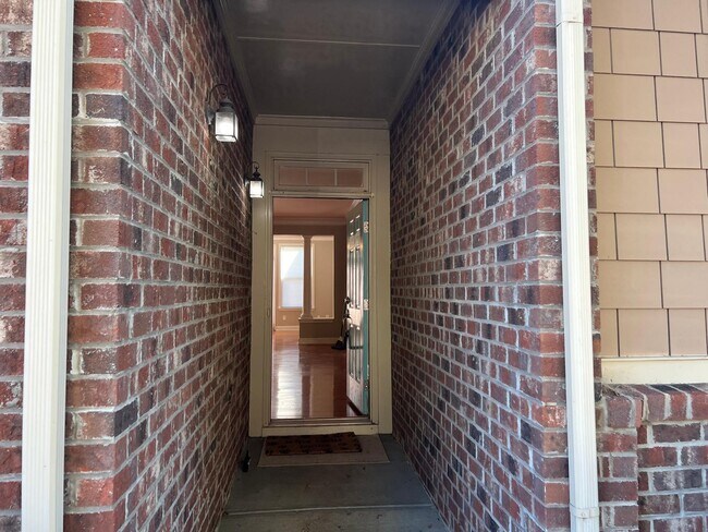 Foto del edificio - 155 Point Comfort Ln