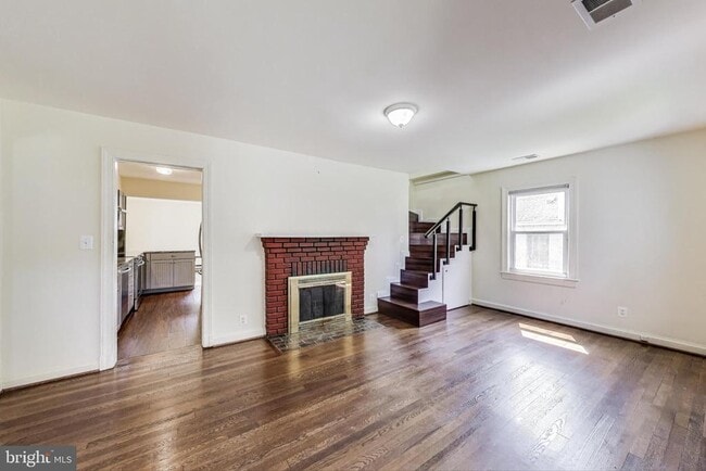 Building Photo - 5516 Greentree Rd