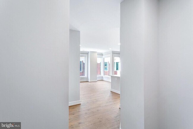 Foto del edificio - 635 Slaters Ln