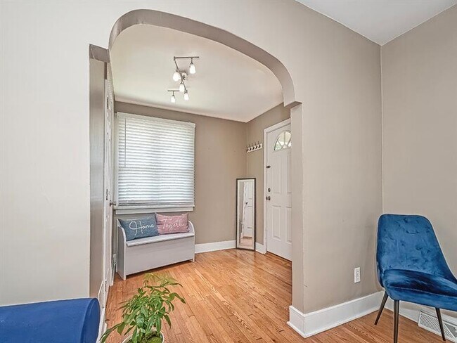 Foto del edificio - 3537 Beechwood Blvd