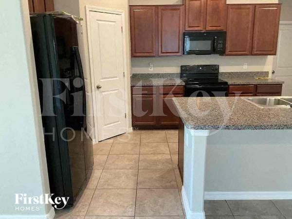 Building Photo - 10142 Carloway Hills Dr