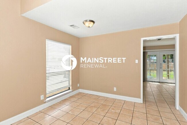 Building Photo - 3 Bedroom Pet-Friendly Home in Grand Prairie, TX with Main Street Renewal