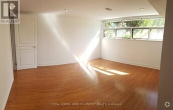 Building Photo - 106 Connaught Ave