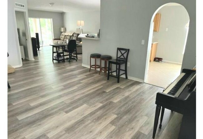 Building Photo - 1720 La Maderia Dr