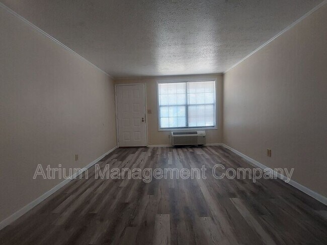 Foto del edificio - 1295 N Holland Pky