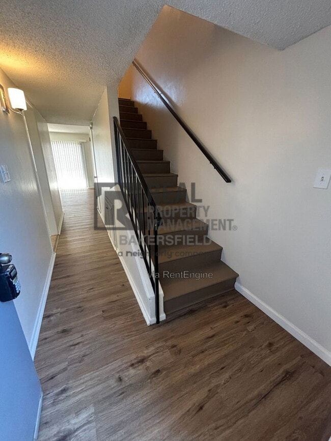 Building Photo - 2403 Olive St