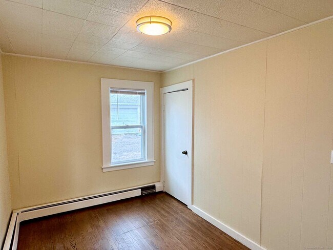 Foto del edificio - 132 N Elm St