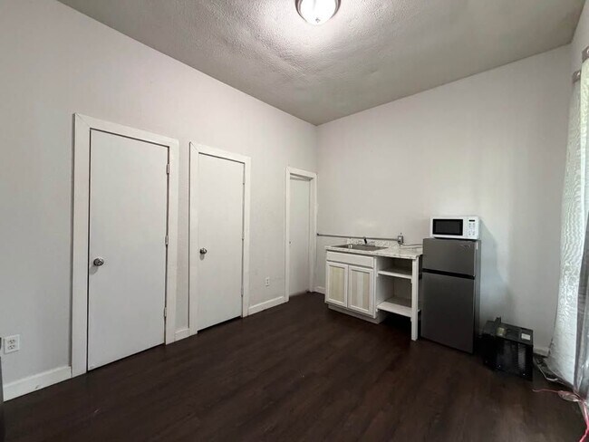 Foto del edificio - 1211 W Park Ave