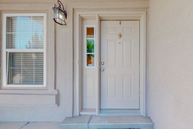 Building Photo - VENTANA RANCH 4/BD 2.5/BA 2-Story 3/CG