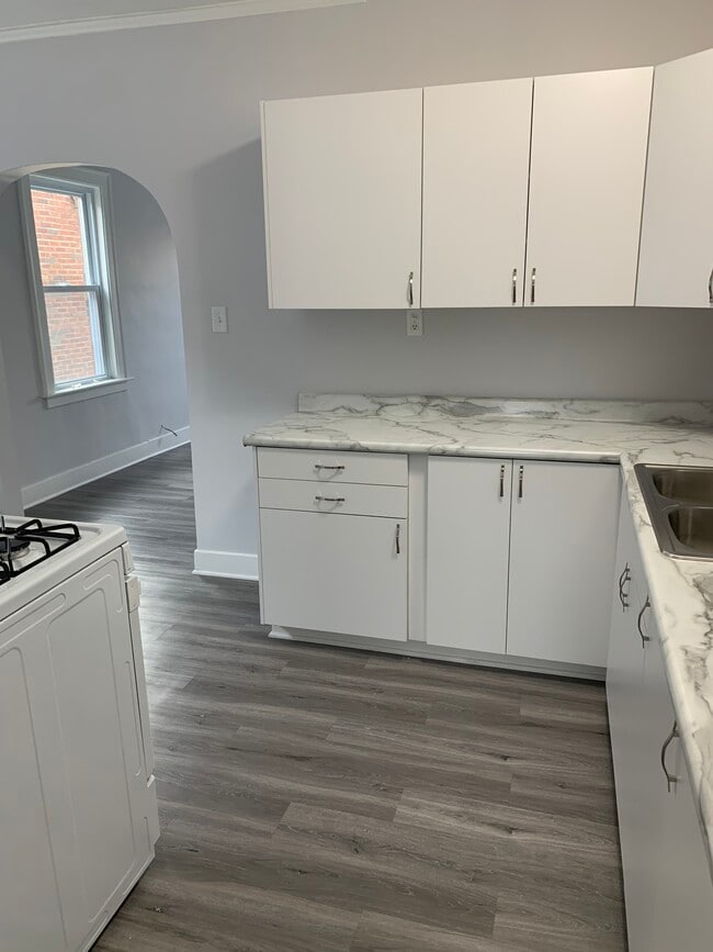 Kitchen - 112 Webb St