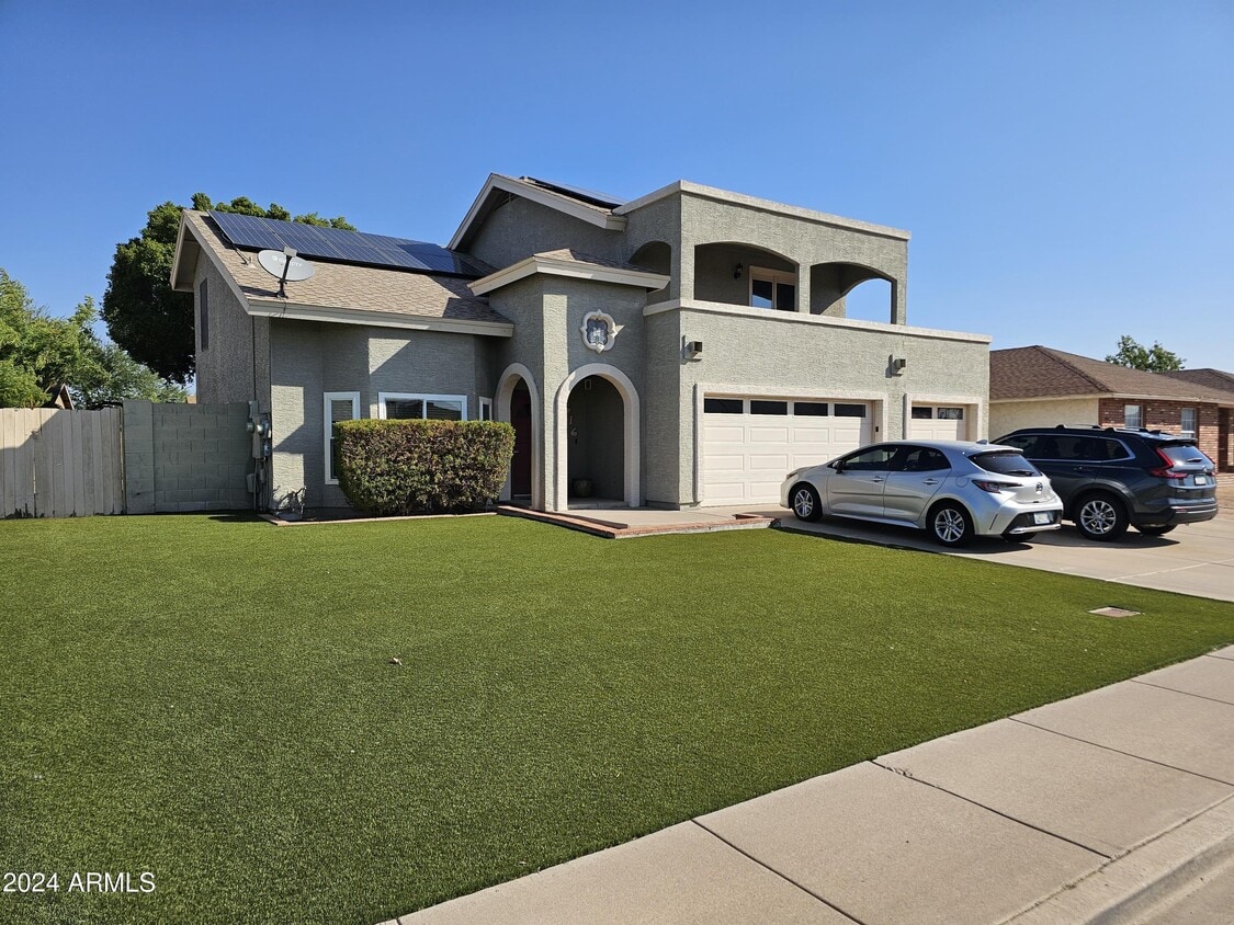 Primary Photo - 2616 E Encanto St